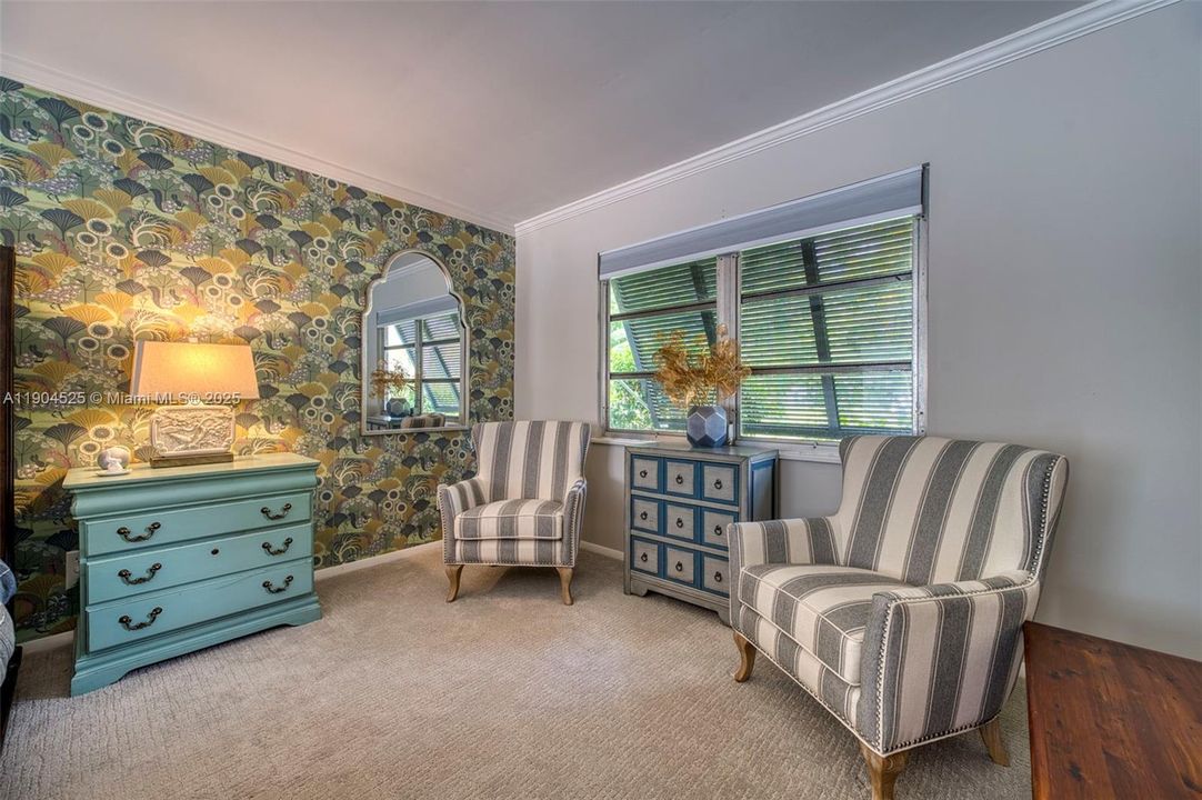 合同活跃: $725,200 (4 贝兹, 3 浴室, 2833 平方英尺)