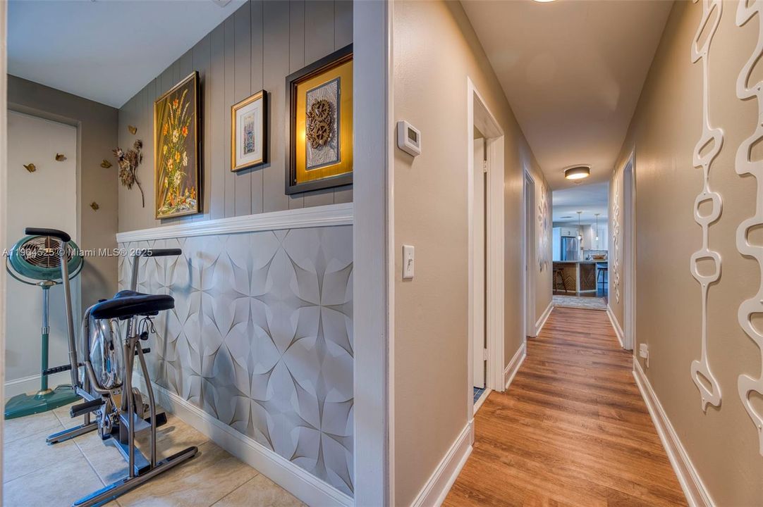 合同活跃: $725,200 (4 贝兹, 3 浴室, 2833 平方英尺)