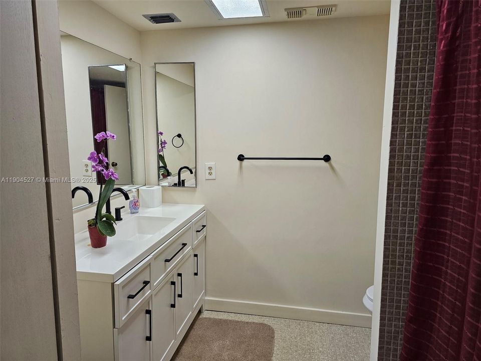 Newly Refreshed Primary Bath Bathroom