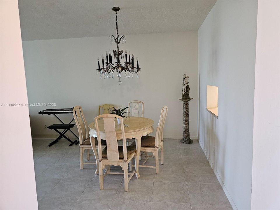 For Sale: $139,500 (2 beds, 2 baths, 1030 Square Feet)
