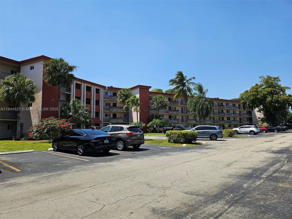 For Sale: $139,500 (2 beds, 2 baths, 1030 Square Feet)