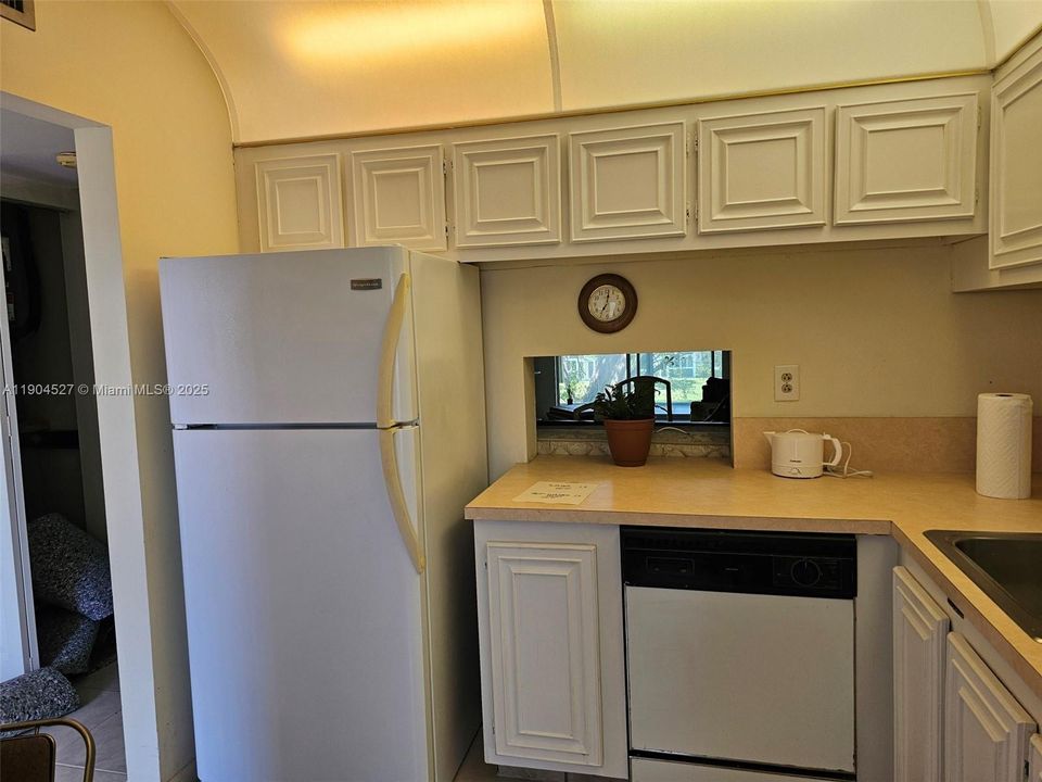 For Sale: $139,500 (2 beds, 2 baths, 1030 Square Feet)