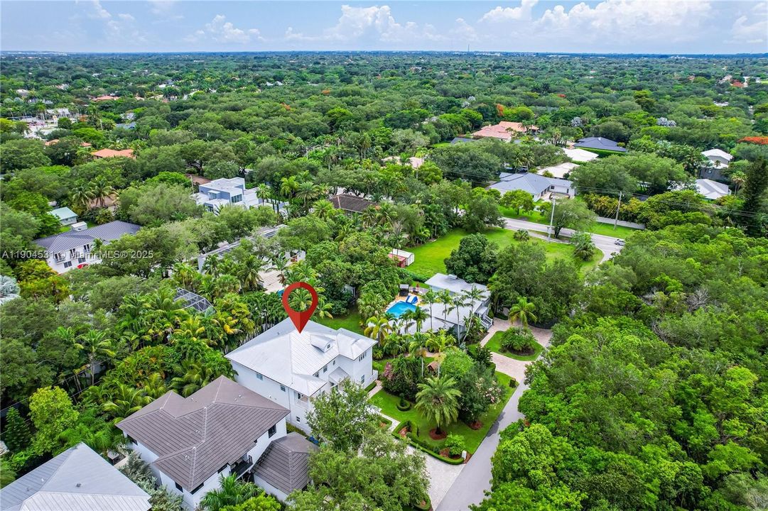 合同活跃: $1,650,000 (4 贝兹, 4 浴室, 3360 平方英尺)