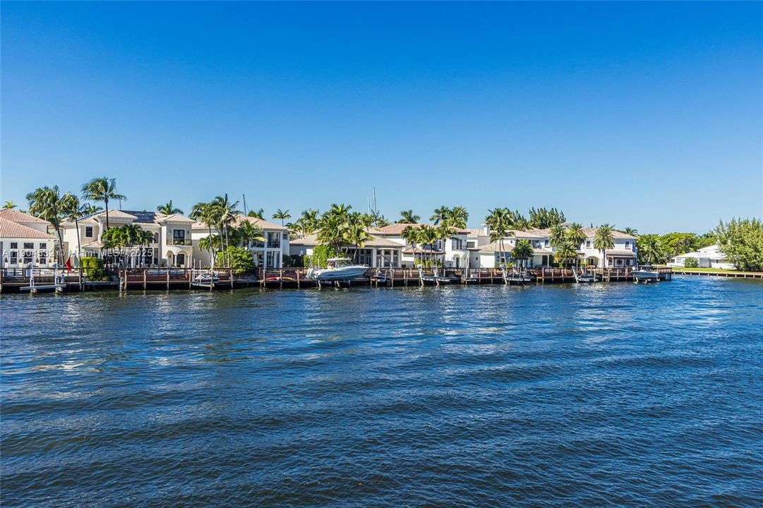 For Sale: $409,000 (2 beds, 2 baths, 1094 Square Feet)