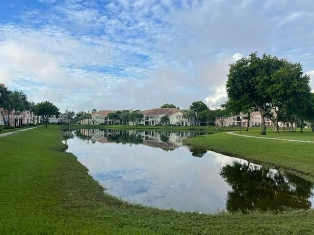 For Rent: $2,490 (3 beds, 2 baths, 1553 Square Feet)