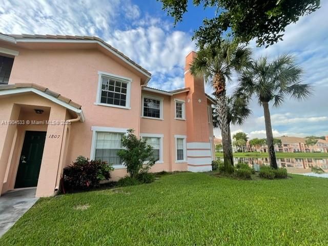 For Rent: $2,490 (3 beds, 2 baths, 1553 Square Feet)