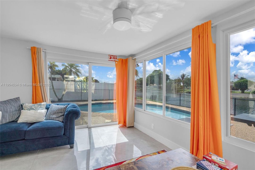 待售: $640,000 (3 贝兹, 2 浴室, 1518 平方英尺)