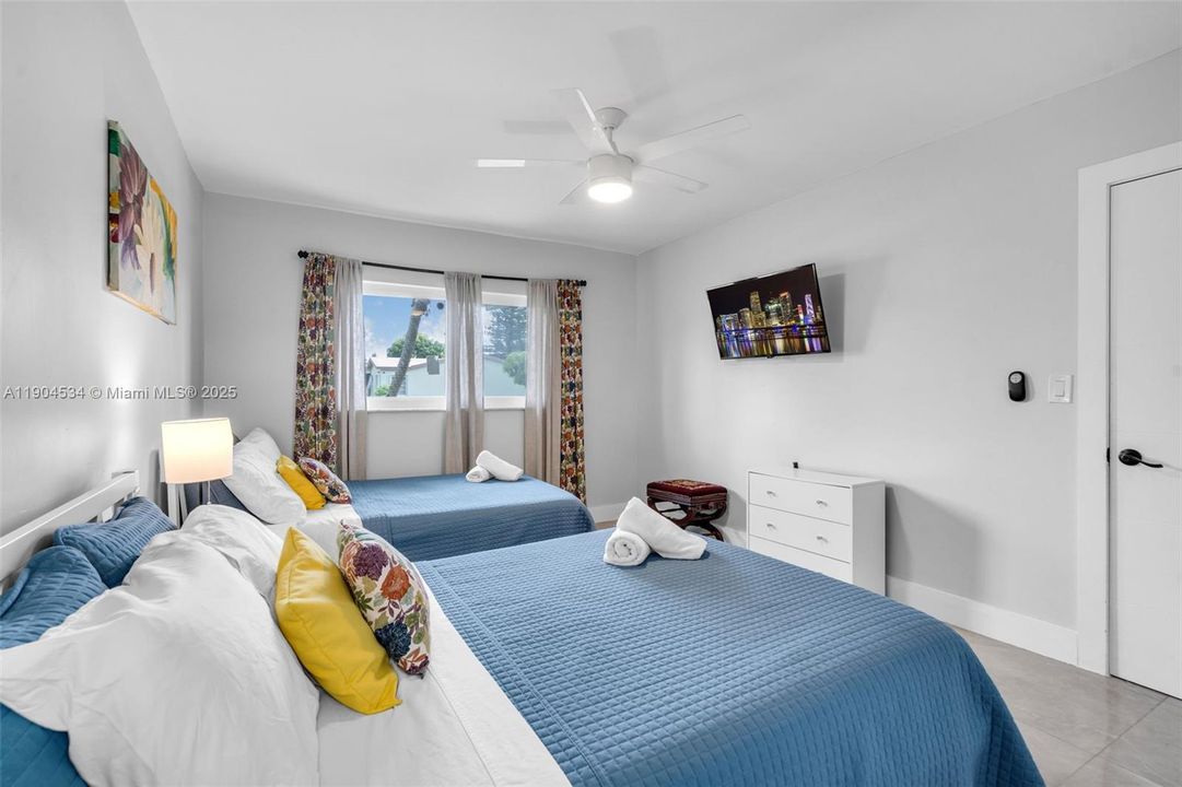 待售: $640,000 (3 贝兹, 2 浴室, 1518 平方英尺)