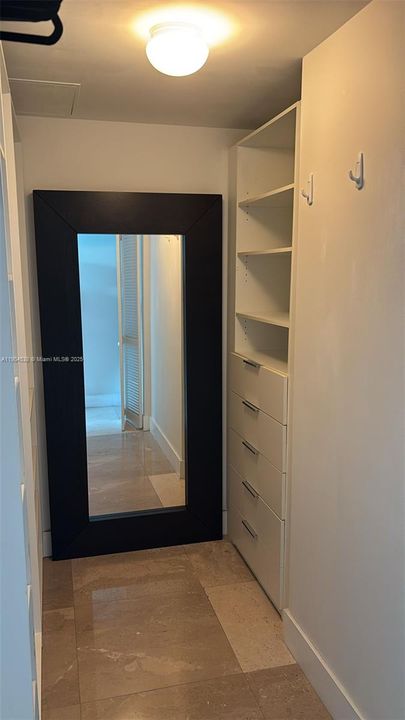 For Rent: $4,150 (2 beds, 2 baths, 1101 Square Feet)