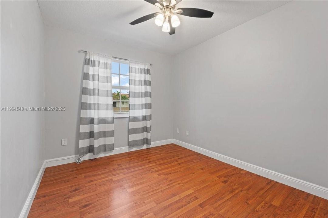 For Sale: $470,000 (3 beds, 2 baths, 1601 Square Feet)