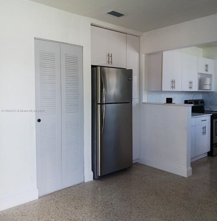 Recently Rented: $2,000 (2 beds, 1 baths, 620 Square Feet)