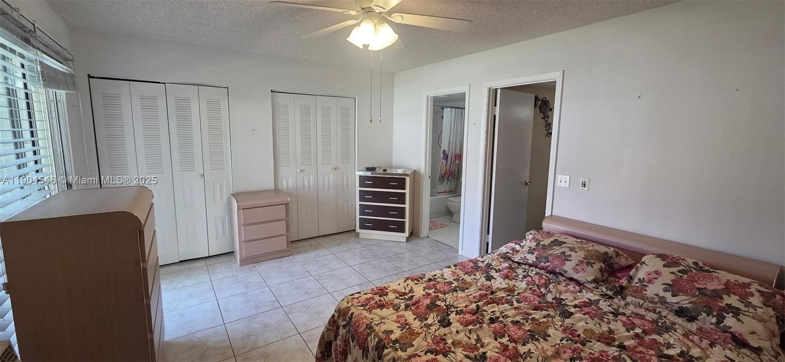 待售: $149,000 (1 贝兹, 1 浴室, 811 平方英尺)