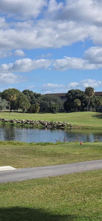 待售: $149,000 (1 贝兹, 1 浴室, 811 平方英尺)