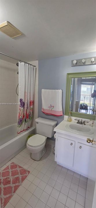 待售: $149,000 (1 贝兹, 1 浴室, 811 平方英尺)