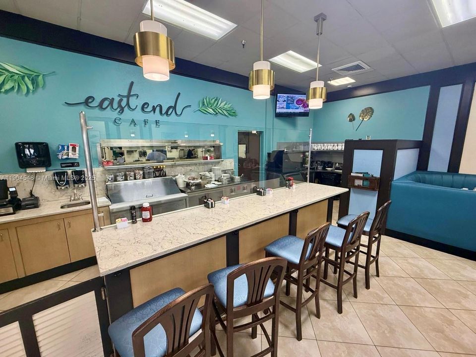 For Sale: $110,000 (1 beds, 1 baths, 720 Square Feet)