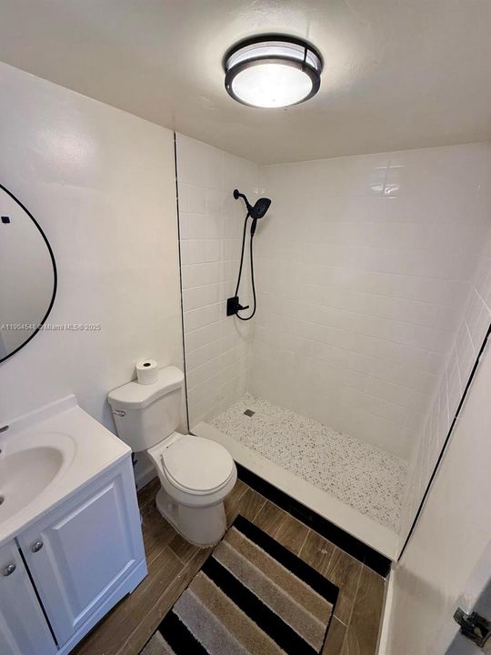 For Sale: $110,000 (1 beds, 1 baths, 720 Square Feet)