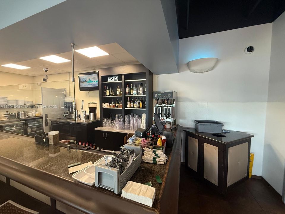 For Sale: $110,000 (1 beds, 1 baths, 720 Square Feet)