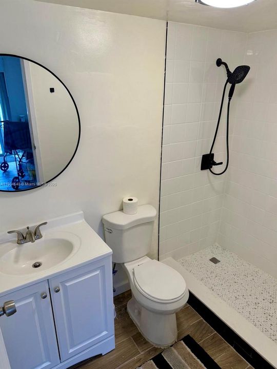 For Sale: $110,000 (1 beds, 1 baths, 720 Square Feet)