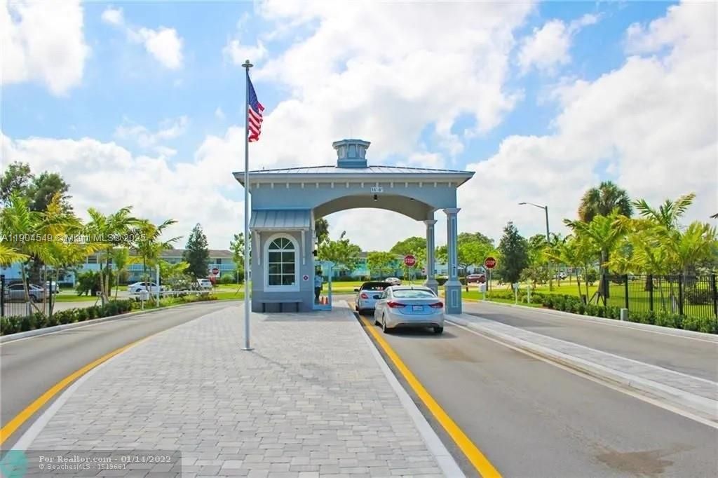 出租: $2,000 (1 贝兹, 1 浴室, 719 平方英尺)