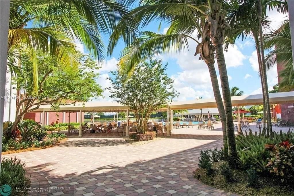 出租: $2,000 (1 贝兹, 1 浴室, 719 平方英尺)