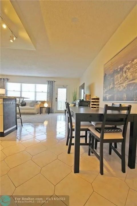 出租: $2,000 (1 贝兹, 1 浴室, 719 平方英尺)