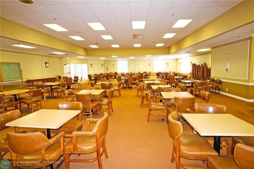 出租: $2,000 (1 贝兹, 1 浴室, 719 平方英尺)