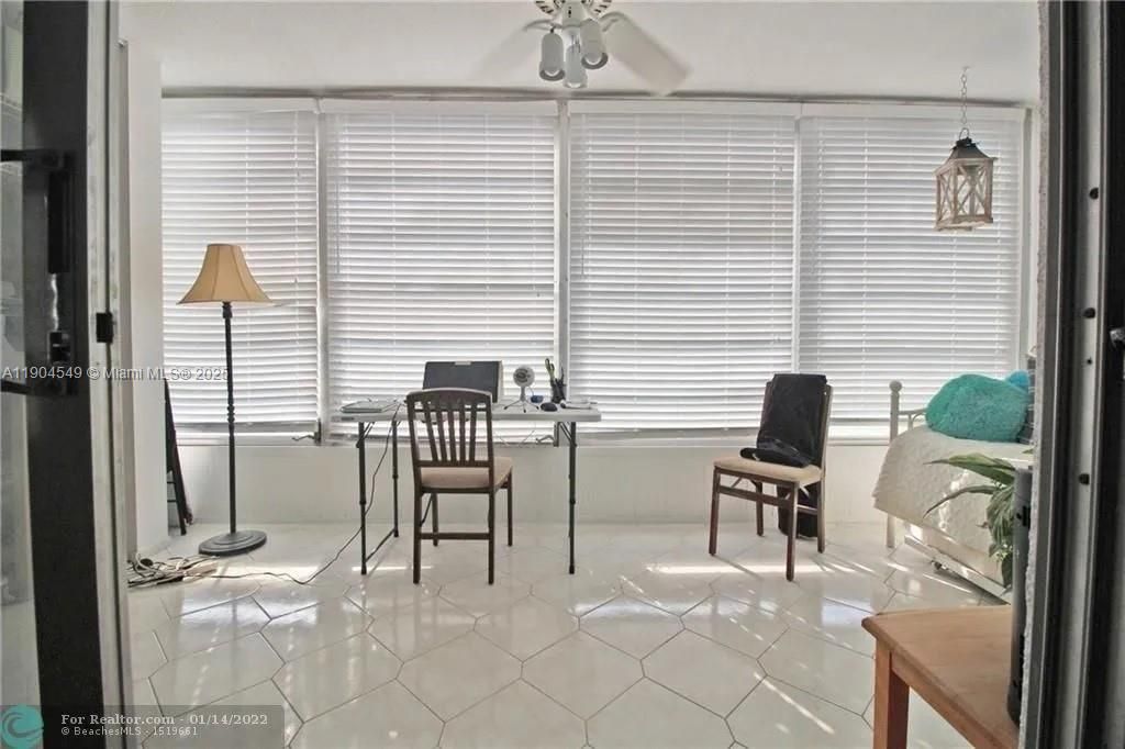 出租: $2,000 (1 贝兹, 1 浴室, 719 平方英尺)