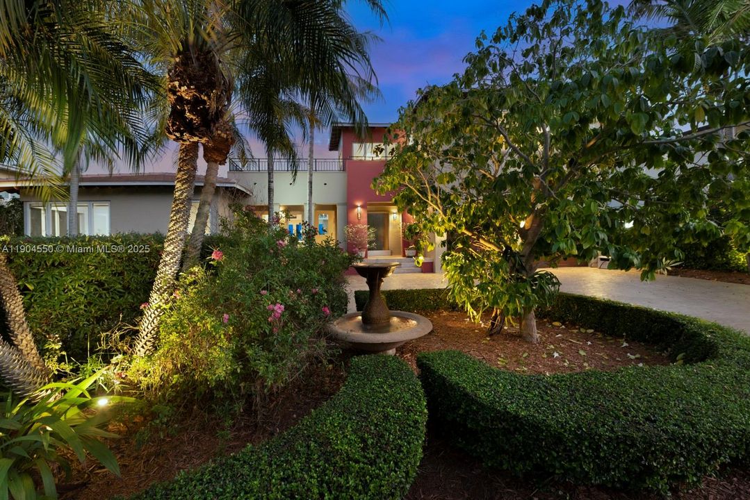 Recently Sold: $6,900,000 (4 beds, 3 baths, 0 Square Feet)