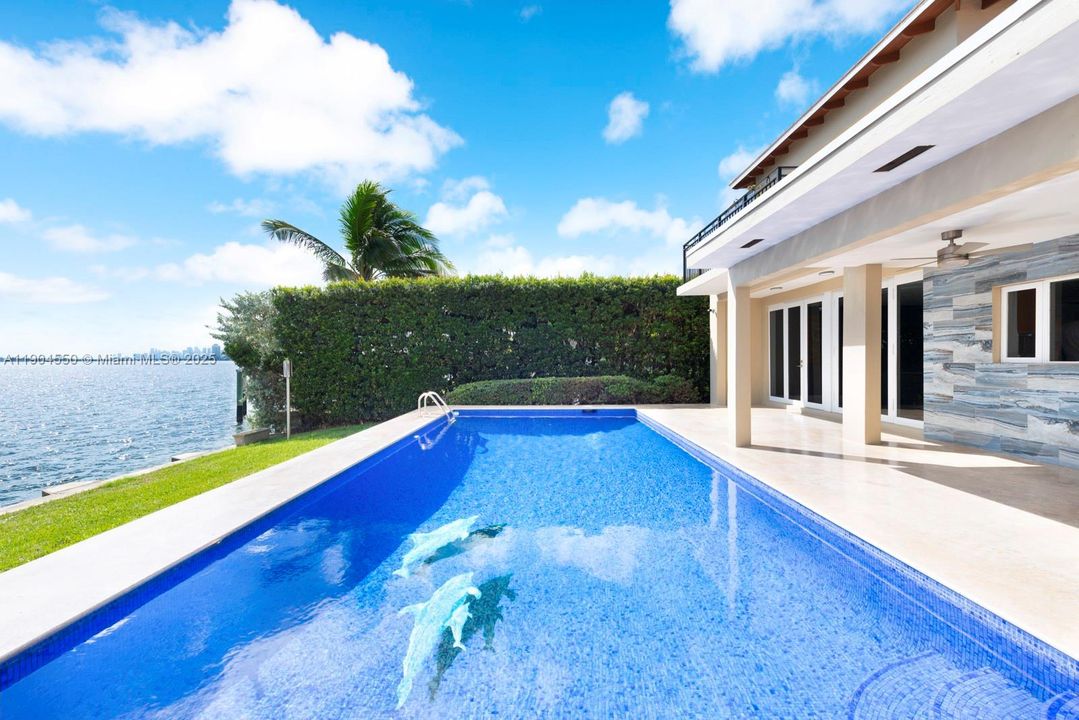 Recently Sold: $6,900,000 (4 beds, 3 baths, 0 Square Feet)