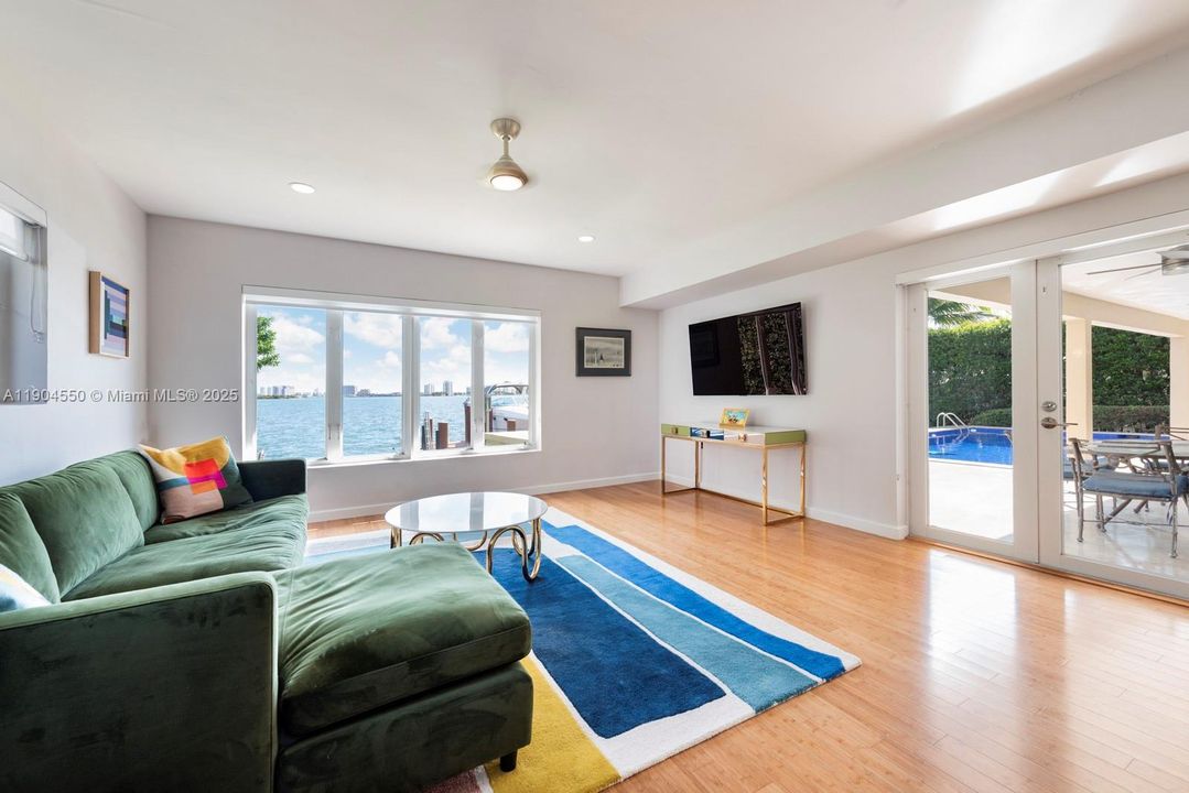 Recently Sold: $6,900,000 (4 beds, 3 baths, 0 Square Feet)