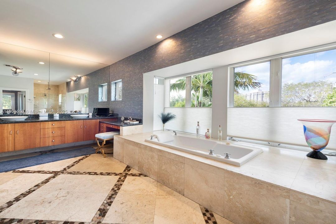 Recently Sold: $6,900,000 (4 beds, 3 baths, 0 Square Feet)