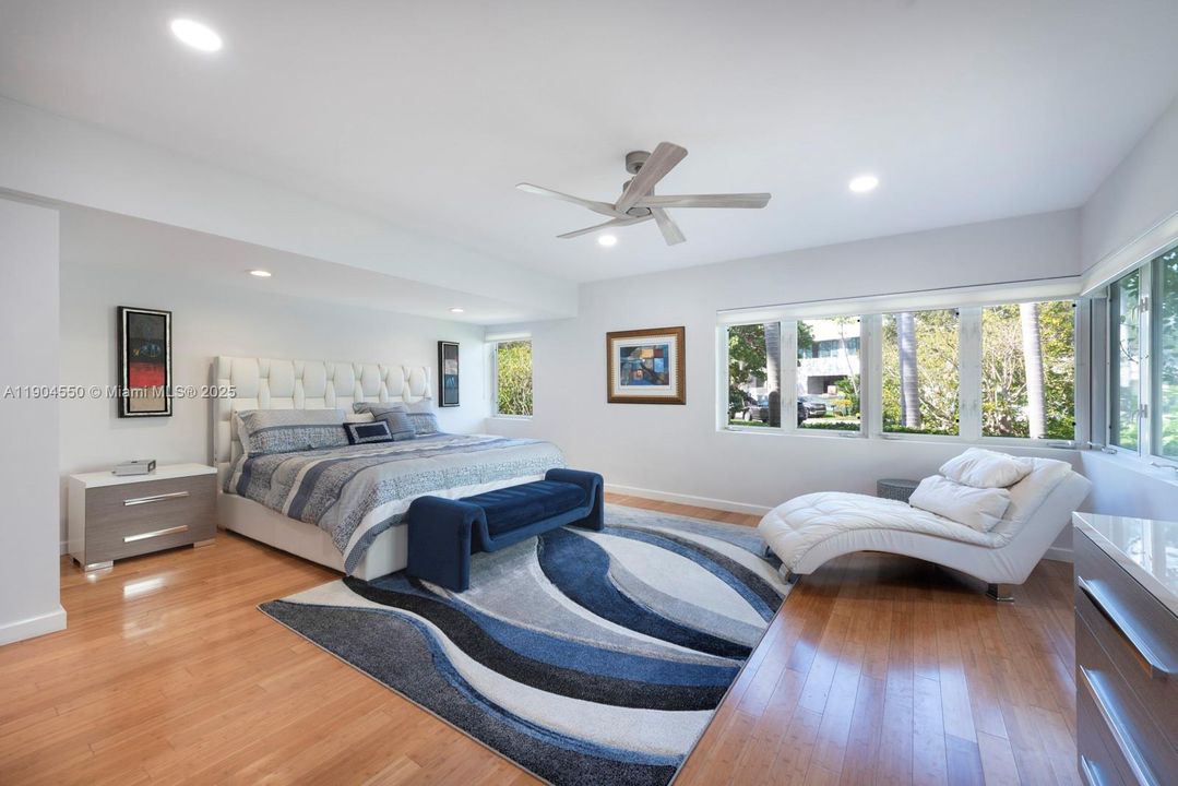 Recently Sold: $6,900,000 (4 beds, 3 baths, 0 Square Feet)