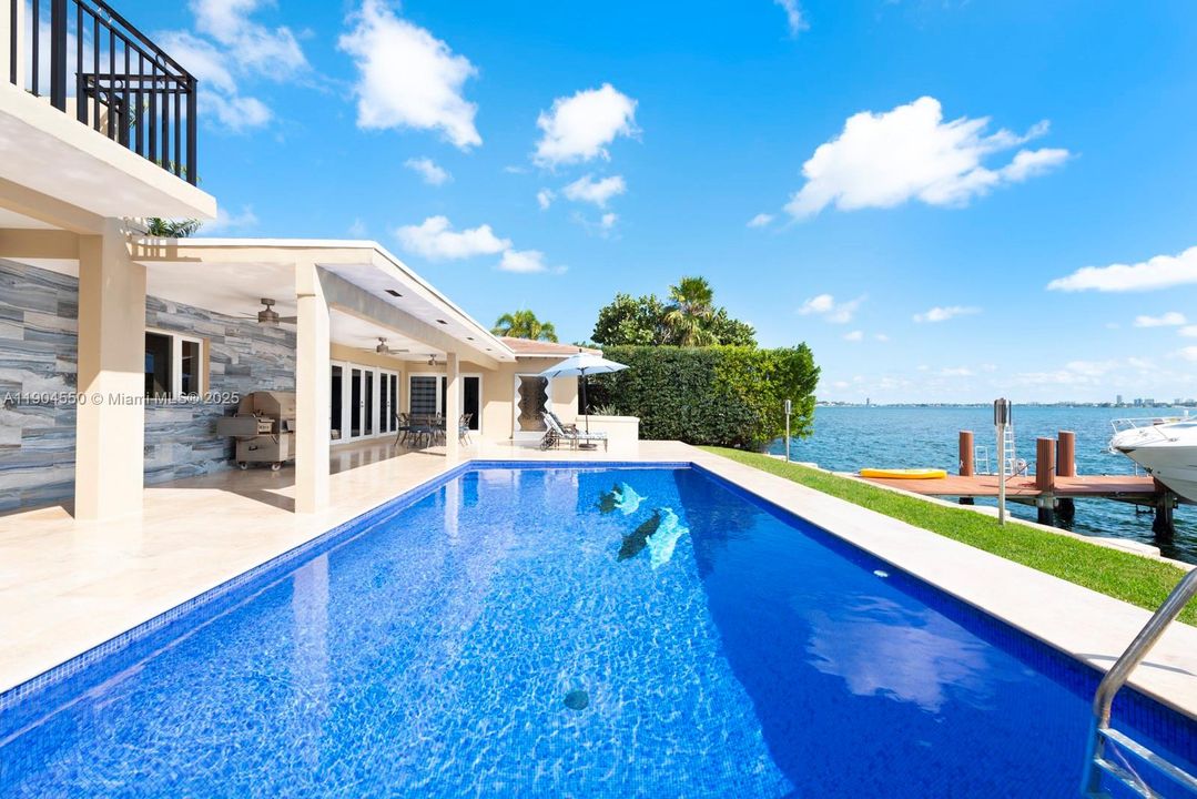 Recently Sold: $6,900,000 (4 beds, 3 baths, 0 Square Feet)