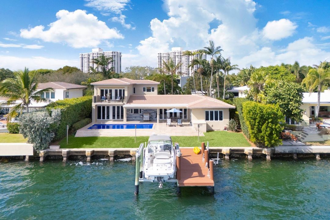 Recently Sold: $6,900,000 (4 beds, 3 baths, 0 Square Feet)