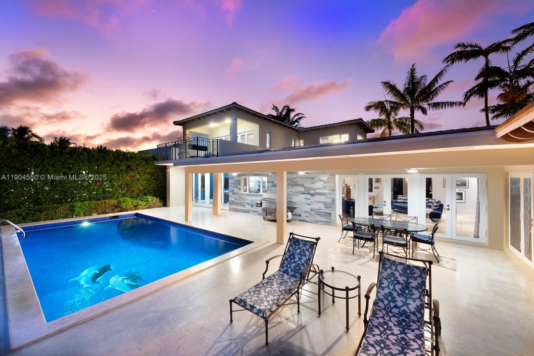 Recently Sold: $6,900,000 (4 beds, 3 baths, 0 Square Feet)