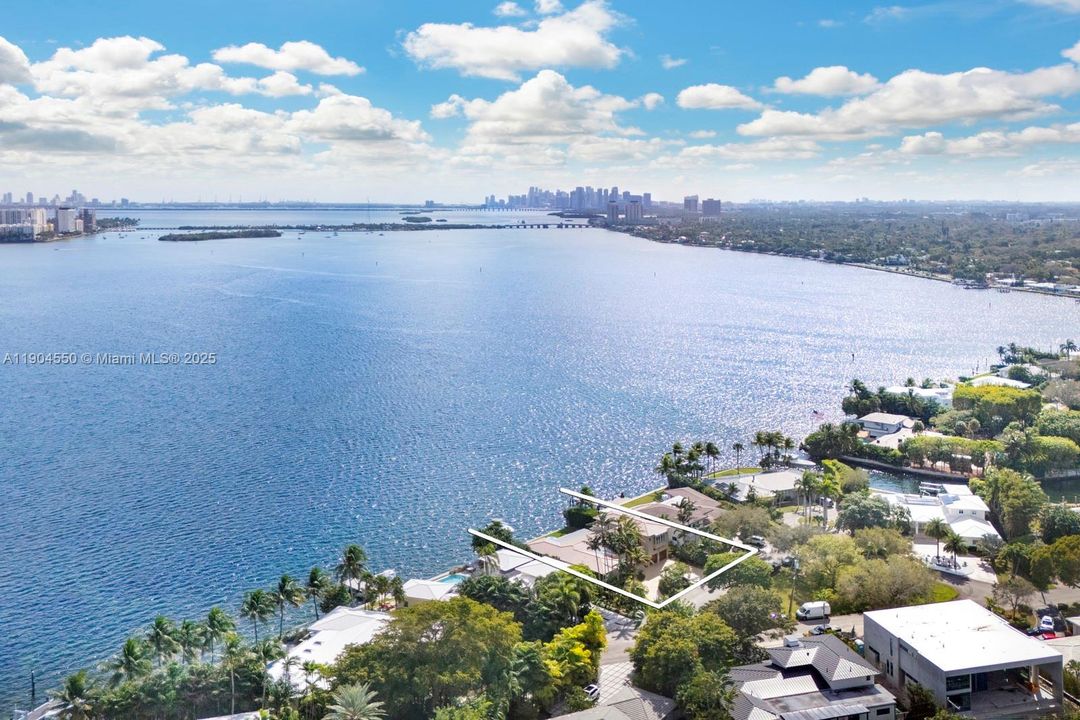 Recently Sold: $6,900,000 (4 beds, 3 baths, 0 Square Feet)