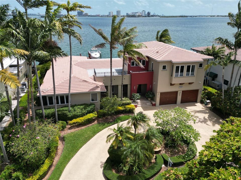 Recently Sold: $6,900,000 (4 beds, 3 baths, 0 Square Feet)