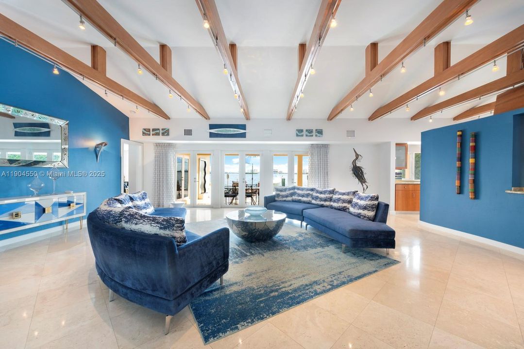 Recently Sold: $6,900,000 (4 beds, 3 baths, 0 Square Feet)