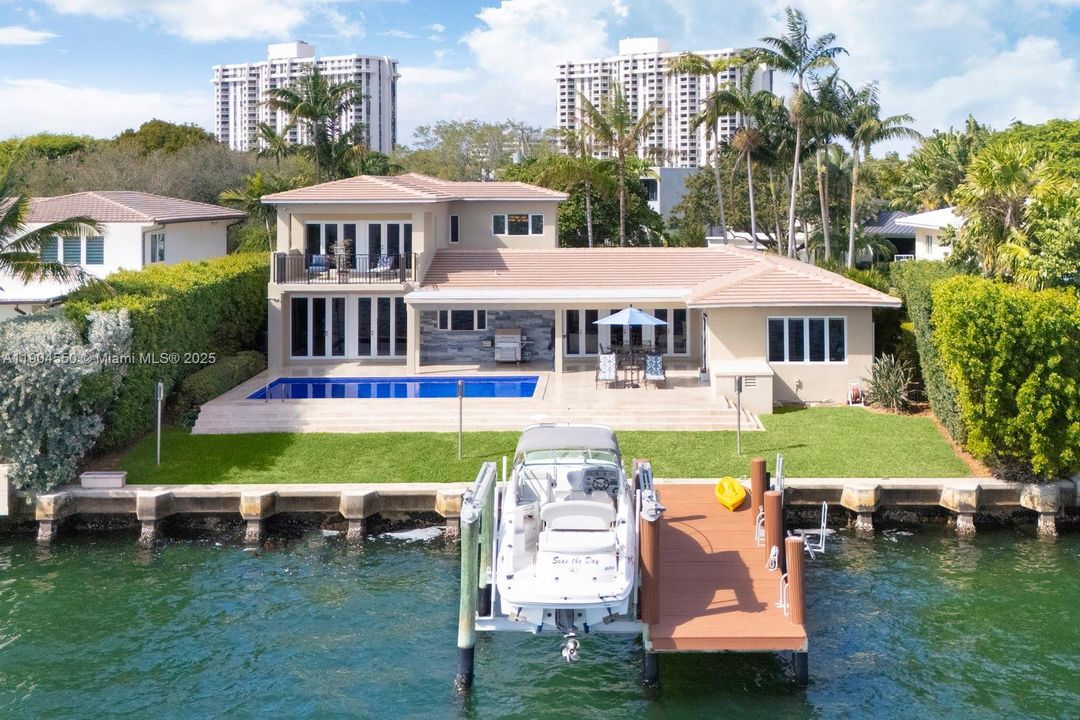 Recently Sold: $6,900,000 (4 beds, 3 baths, 0 Square Feet)
