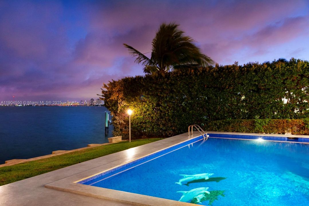 Recently Sold: $6,900,000 (4 beds, 3 baths, 0 Square Feet)