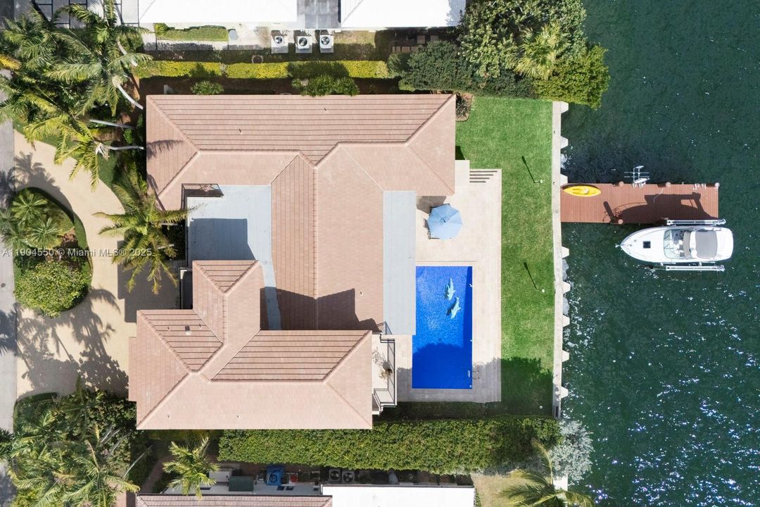 Recently Sold: $6,900,000 (4 beds, 3 baths, 0 Square Feet)
