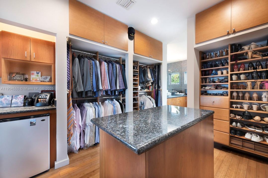 Recently Sold: $6,900,000 (4 beds, 3 baths, 0 Square Feet)