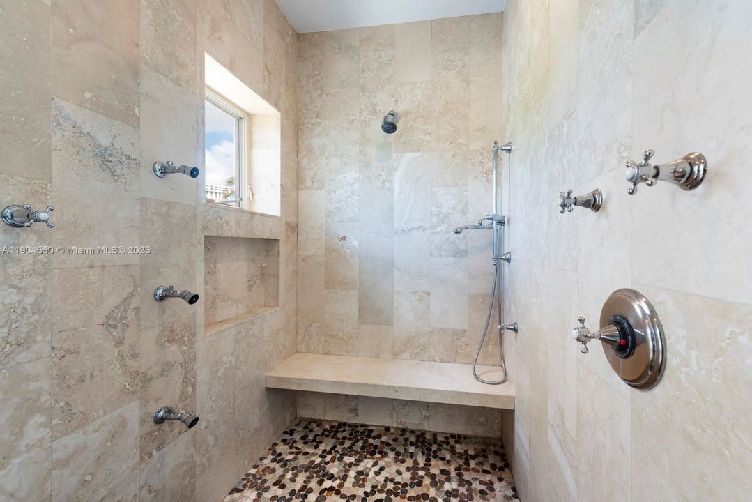 Recently Sold: $6,900,000 (4 beds, 3 baths, 0 Square Feet)