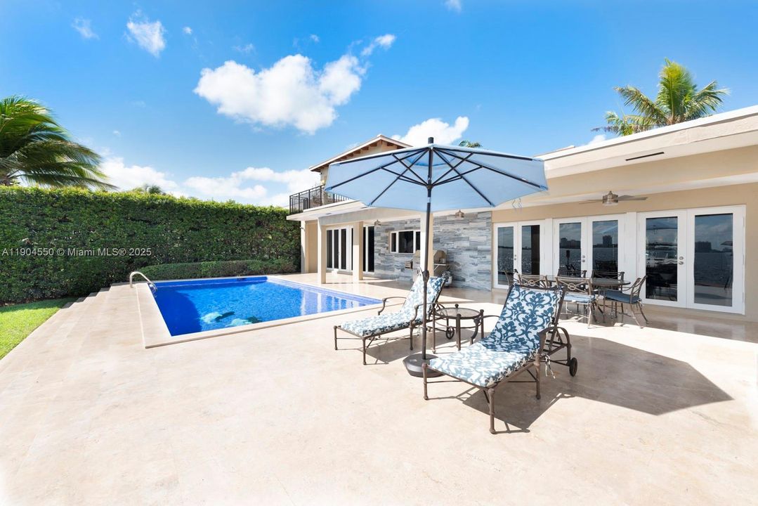 Recently Sold: $6,900,000 (4 beds, 3 baths, 0 Square Feet)