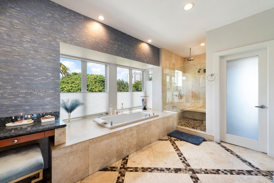 Recently Sold: $6,900,000 (4 beds, 3 baths, 0 Square Feet)