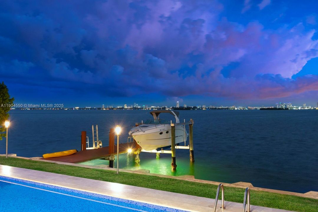 Recently Sold: $6,900,000 (4 beds, 3 baths, 0 Square Feet)