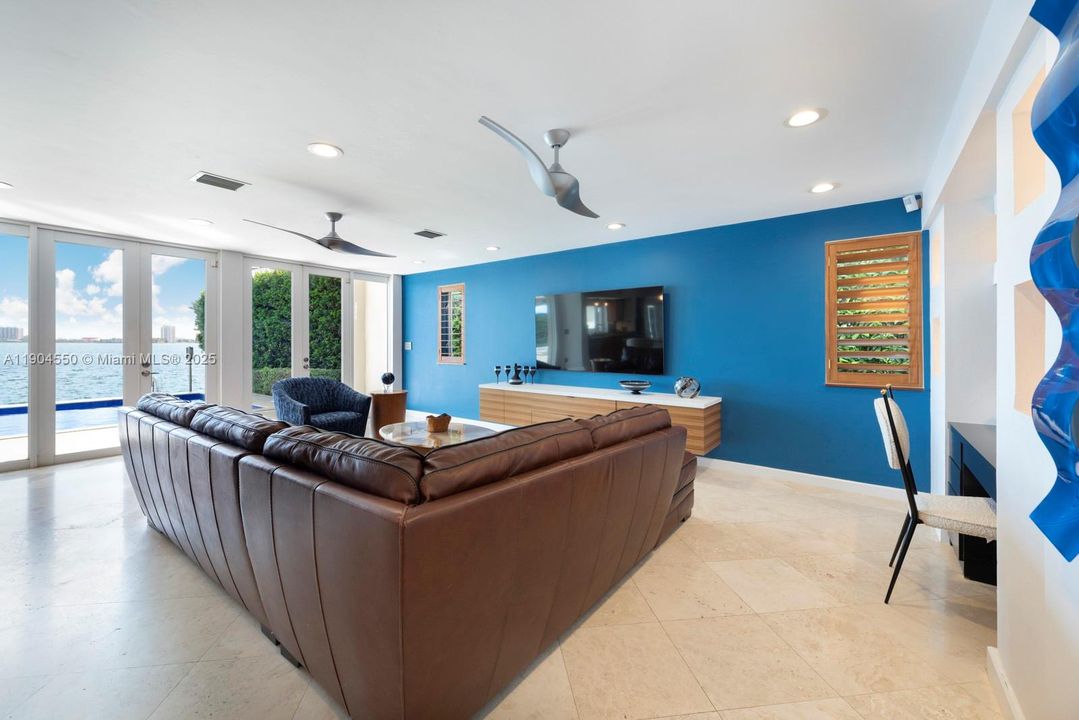 Recently Sold: $6,900,000 (4 beds, 3 baths, 0 Square Feet)