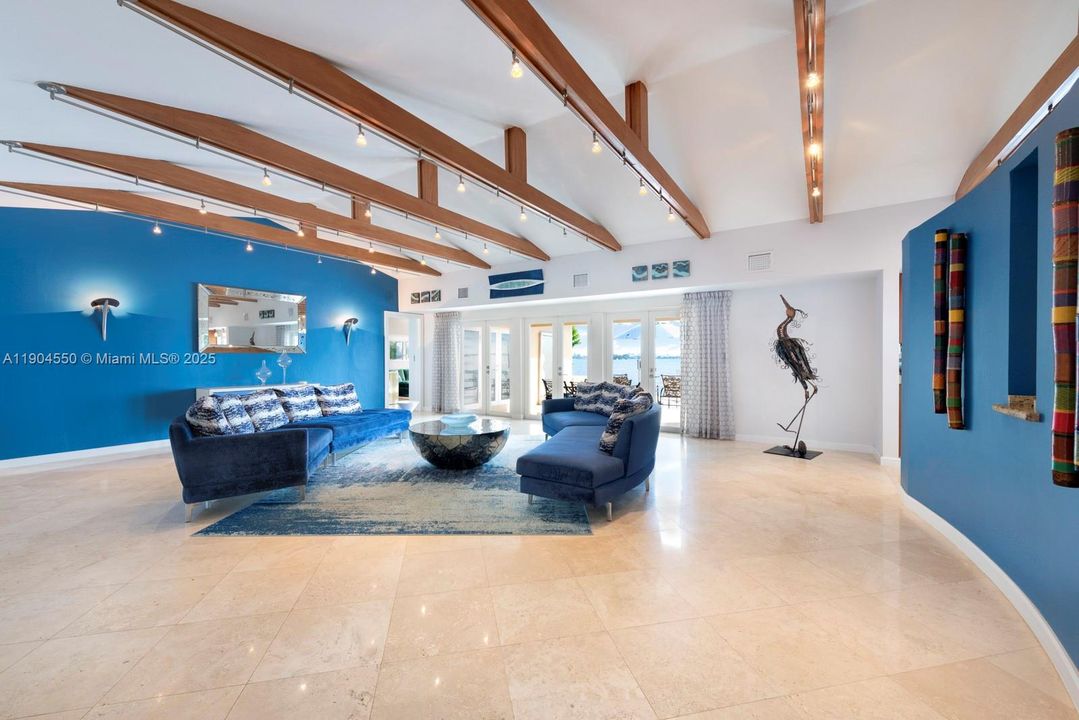 Recently Sold: $6,900,000 (4 beds, 3 baths, 0 Square Feet)