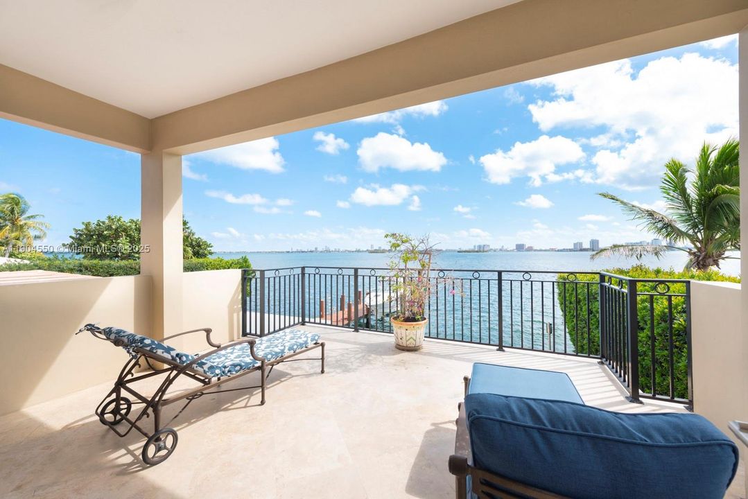 Recently Sold: $6,900,000 (4 beds, 3 baths, 0 Square Feet)