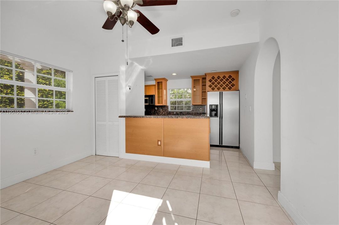 Recently Sold: $1,139,000 (3 beds, 2 baths, 1904 Square Feet)